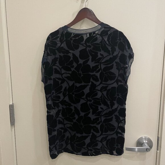 NWOT's Theory Velvet Burnout Tee Size P - Picture 6 of 6